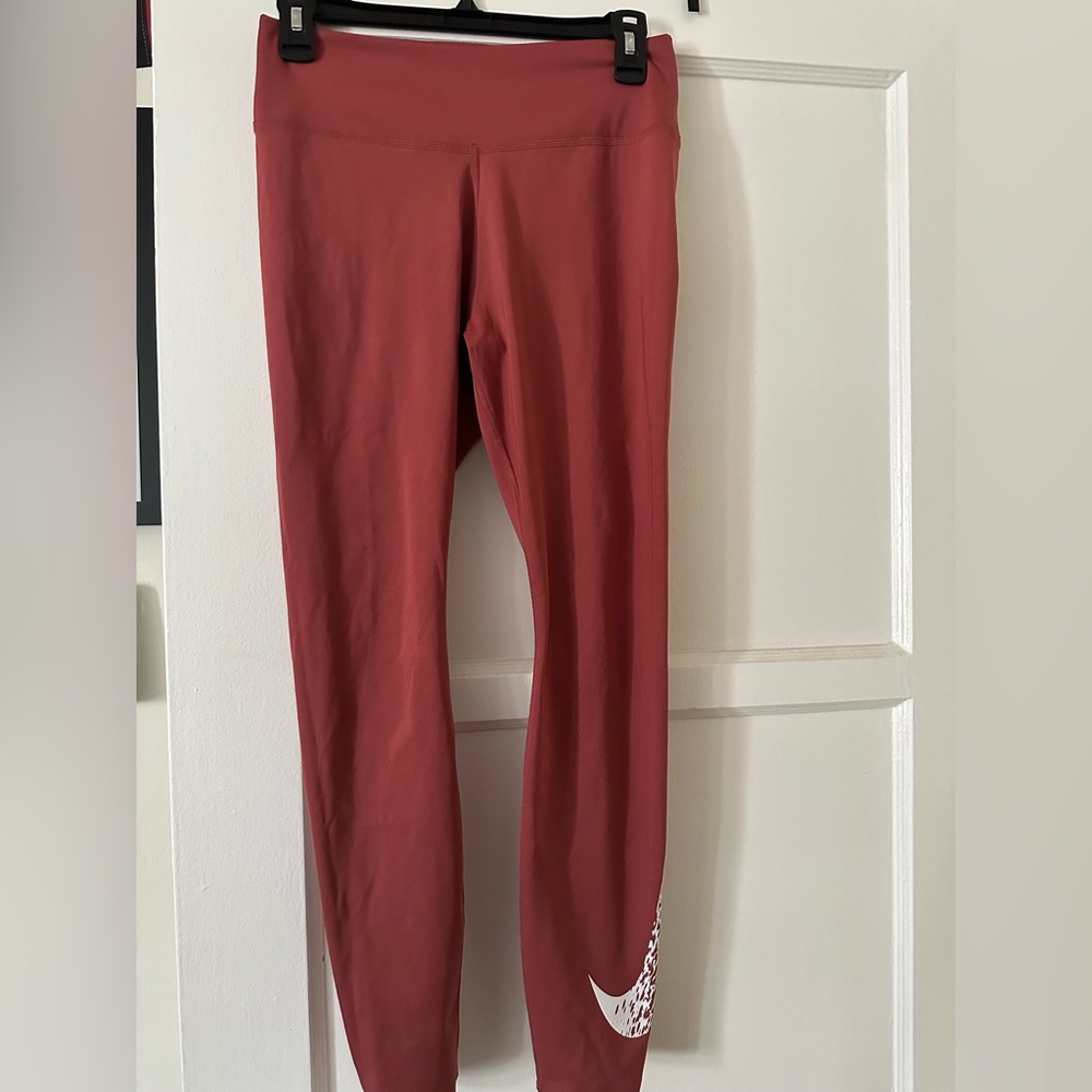 Nike Red Leggings Stretchy Athletic Wear